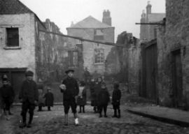 Magennis's Court, off Townsend Street, 1913