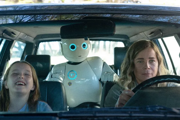 Image still from Robot T-O