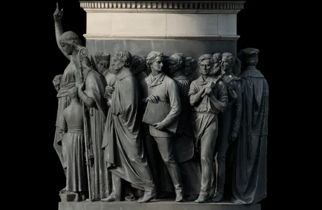 Photo of the base of the Daniel O'Connell statue.