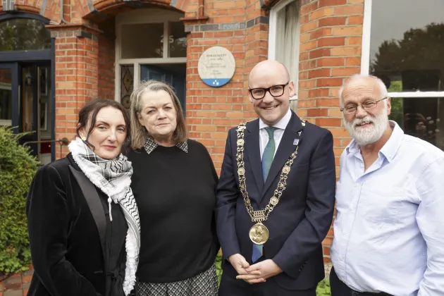 Norah Hoult plaque