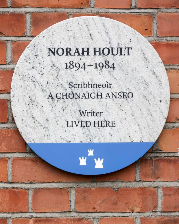 Norah Hoult plaque