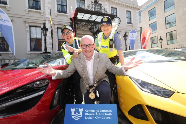 Honorary Garda 17 year old Bodgan Varvara, from Dublin with the Lord Mayor of Dublin Councillor Ray McAdam and Garda Anna O'Riordan at the Bumblebee 1000 launch at the Mansion House.