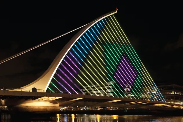 Samuel Beckett Bridge christmas