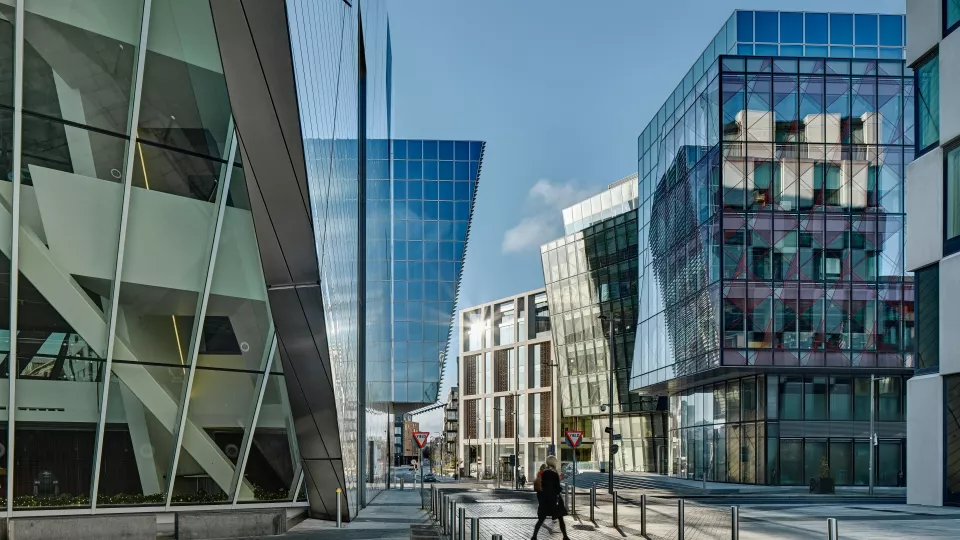 Image of corporate buildings in Docklands